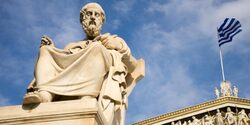 Les corps platoniciens ont &eacute;t&eacute; d&eacute;crits pour la premi&egrave;re fois dans le Tim&eacute;e par le philosophe grec Platon.