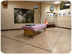 Massage relaxant sous pyramide avec divers technique 
