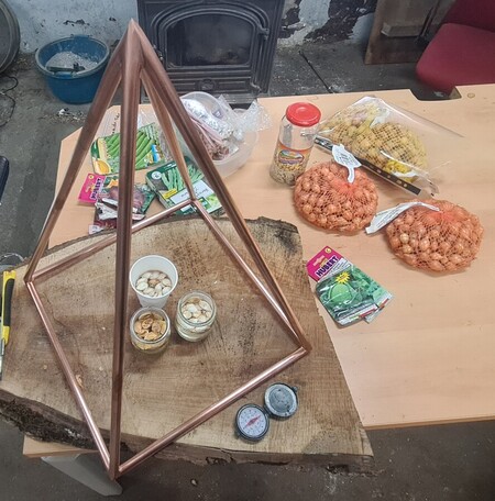 pyramide nubienne soud&eacute; dite solide &eacute;lectroculture dynamiser vos semences