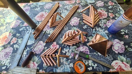 chapeau pyramide cuivre