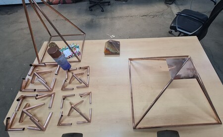 pr&eacute;sentation kit pyramide electroculture, m&eacute;ditation, bien-etre